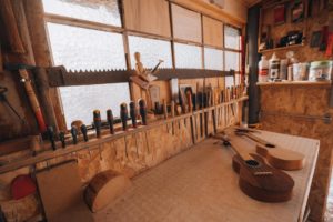 Laurent SAMMARRO - Artisan Luthier à Annecy et Villaz