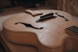 Laurent SAMMARRO - Artisan Luthier à Annecy et Villaz