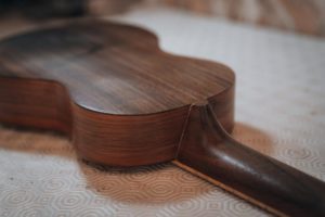 Ukulélé - Le modèle Concert par Laurent SAMMARRO, luthier à Villaz